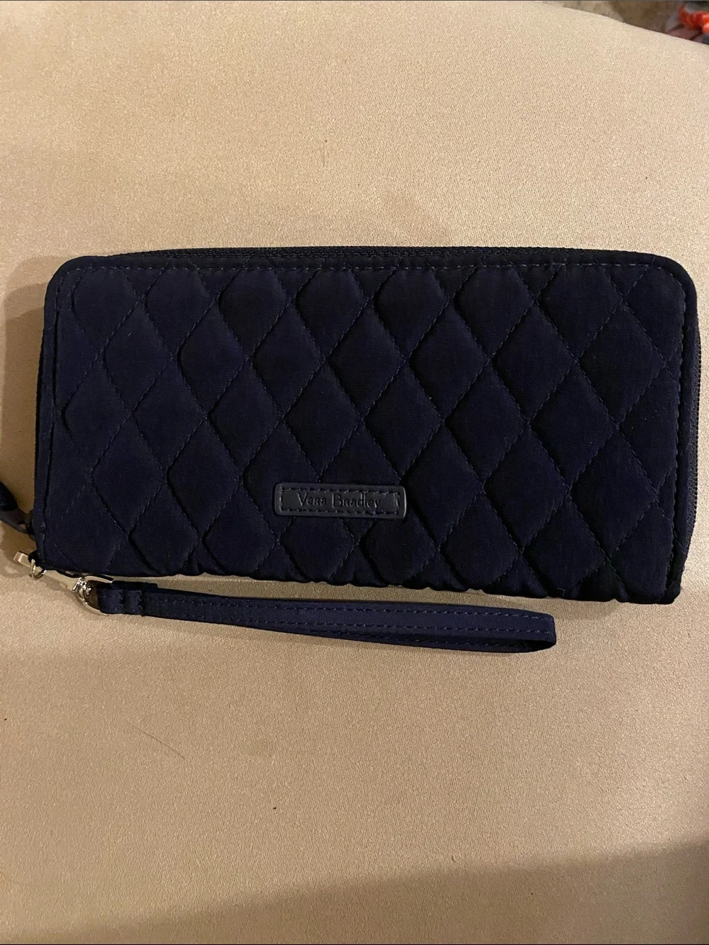 Vera Bradley Zip Around Accordion Quilted Zip Wristlet NWOT. Black